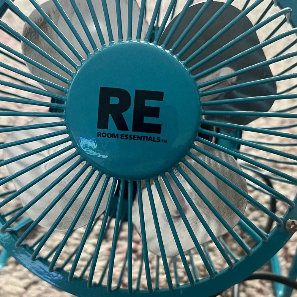Room Essentials Blue USB Desk Fan - Picture 4 of 8